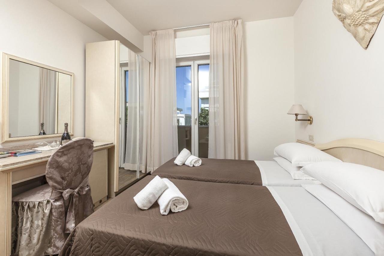 Ariminum Hotel ริมินี ภายนอก รูปภาพ